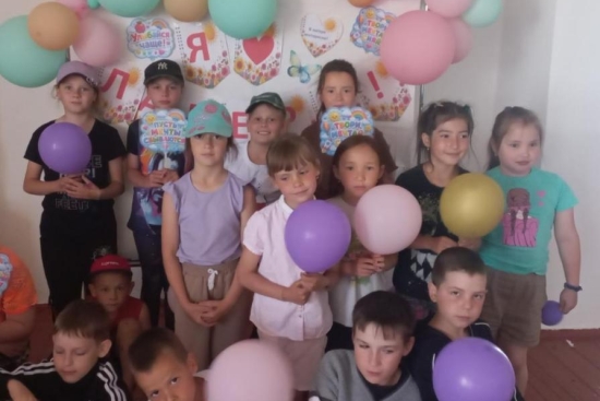 #Адал_азамат #Пришкольный_летний_лагерь #Лето2026 Сегодня, 2 июня, в нашей школе начал свою работу детский пришкольный лагерь «Солнышко». Первый день прошёл под названием «День дружбы». Ребята с большим удовольствием приняли активное участие в увлекательн