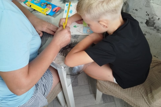 Отбасы күніне арналған іс-шаралар жоспарына сәйкес, мектебіміздің оқушылары арасында «Бірге сурет саламыз» атты отбасылық шығармашылық байқауы өтті. Байқаудың басты мақсаты – отбасылық құндылықтарды нығайту, балалардың шығармашылық қабілеттерін дамыту, со